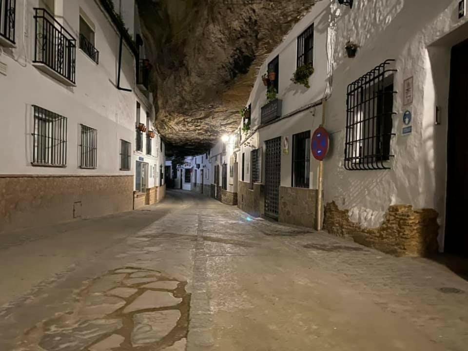 La Roca Encantada Setenil De Las Bodegas Extérieur photo